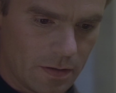 Angus MacGyver Trucs et Astuces - 3x09 Tel P�re, Tel Fils - Mac d�samor�ant la Bombe